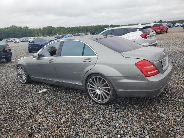 WDDNG9EB0DA525422 - 2013 MERCEDES-BENZ S 550 4MATIC GRAY photo 2
