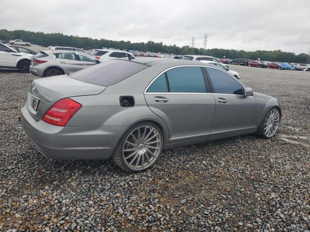 WDDNG9EB0DA525422 - 2013 MERCEDES-BENZ S 550 4MATIC GRAY photo 3