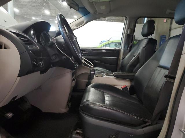 2A4RR8DG6BR656032 - 2011 CHRYSLER TOWN & COU TOURING L SILVER photo 7