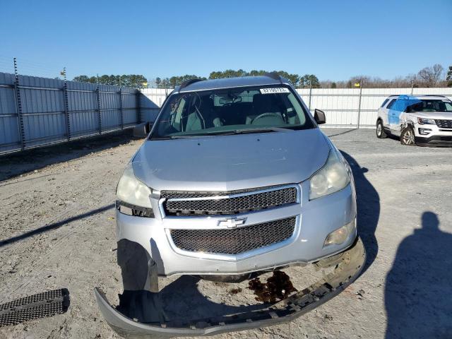 1GNKVEED4BJ326052 - 2011 CHEVROLET TRAVERSE LS SILVER photo 5