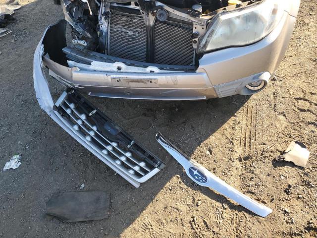 JF2SHADC7BH726813 - 2011 SUBARU FORESTER 2.5X PREMIUM Silber Foto 12