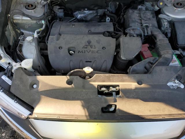 JA4AR3AW3JZ019048 - 2018 MITSUBISHI OUTLANDER ES 银色 照片 12