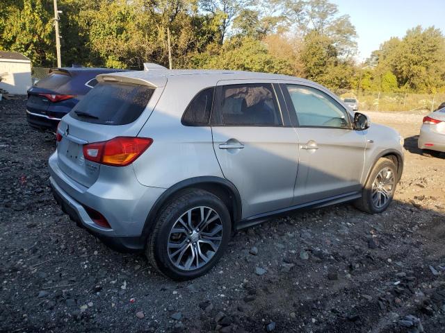 JA4AR3AW3JZ019048 - 2018 MITSUBISHI OUTLANDER ES 银色 照片 3