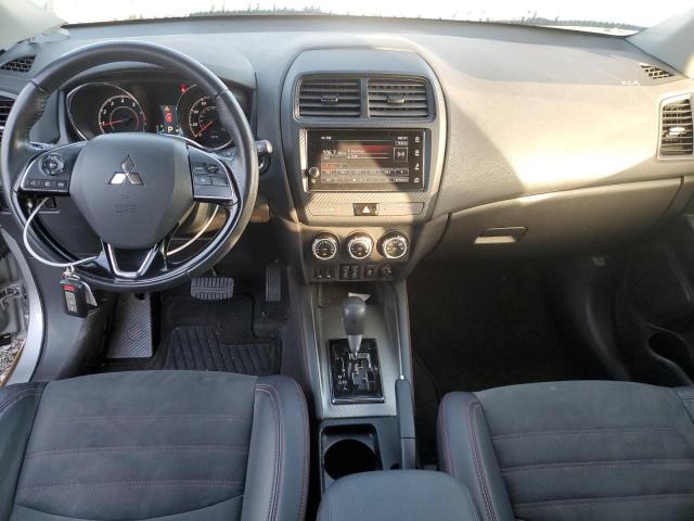 JA4AR3AW3JZ019048 - 2018 MITSUBISHI OUTLANDER ES 银色 照片 8