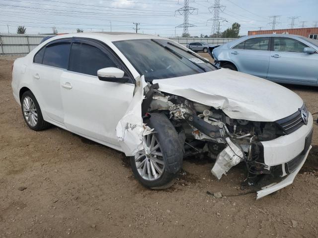 3VWLX7AJ1DM404241 - 2013 VOLKSWAGEN JETTA SEL WHITE photo 4