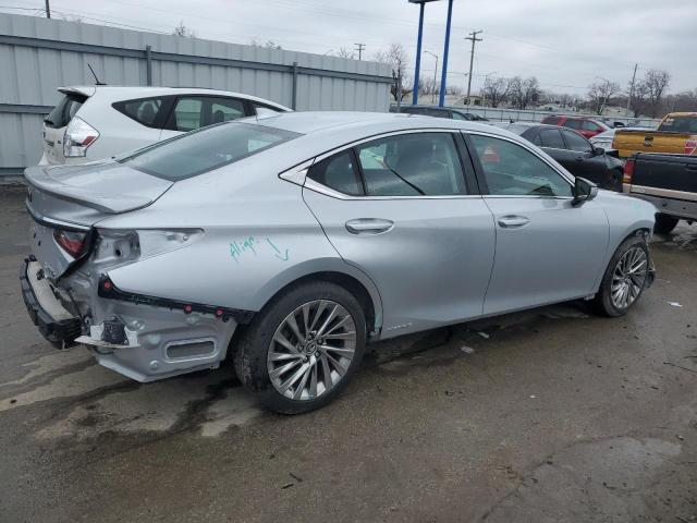 58AB21B17KU001080 - 2019 LEXUS ES 300H SILVER photo 3