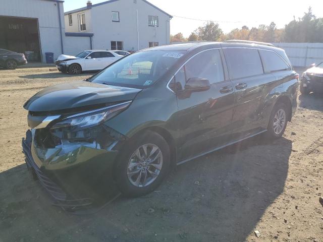 2021 TOYOTA SIENNA LE, 