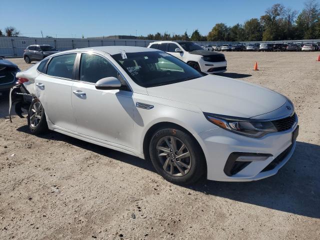 5XXGT4L37KG328164 - 2019 KIA OPTIMA LX WHITE photo 4