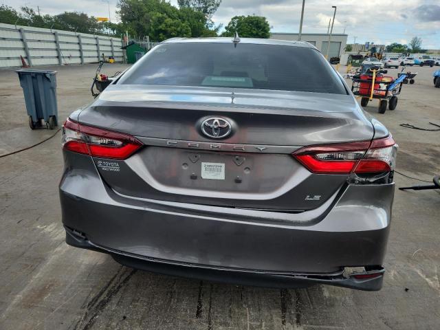 4T1C11AKXPU140300 - 2023 TOYOTA CAMRY LE GRAY photo 6