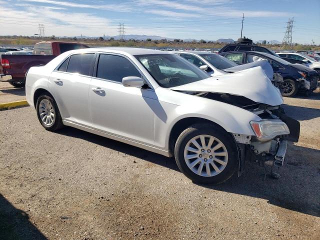 2C3CCAAG4EH376469 - 2014 CHRYSLER 300 WHITE photo 4