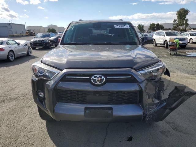 JTEFU5JR5N5272686 - 2022 TOYOTA 4RUNNER SR5 石墨色 照片 5