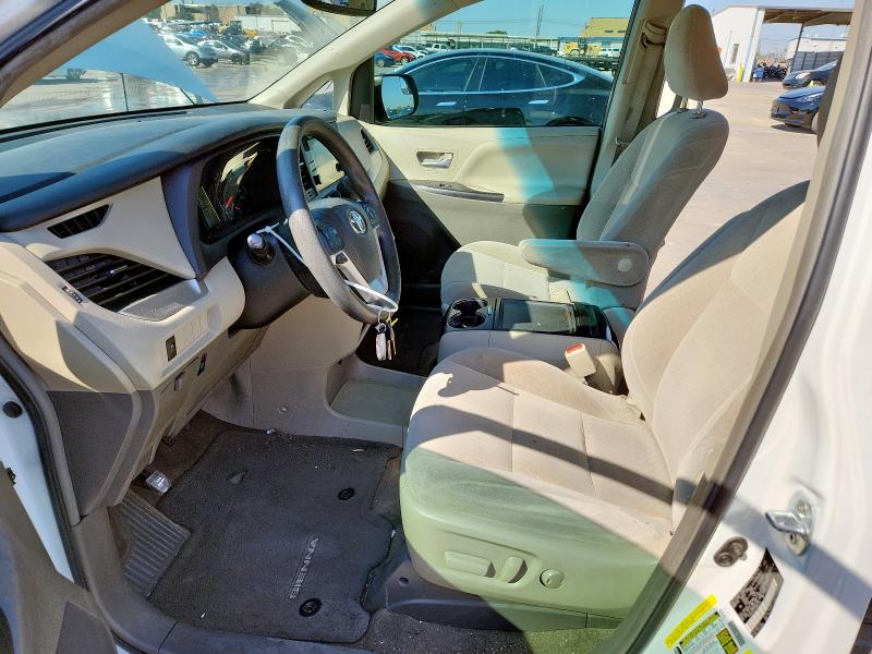 5TDKZ3DC7HS842234 - 2017 TOYOTA SIENNA LE 白色 照片 7