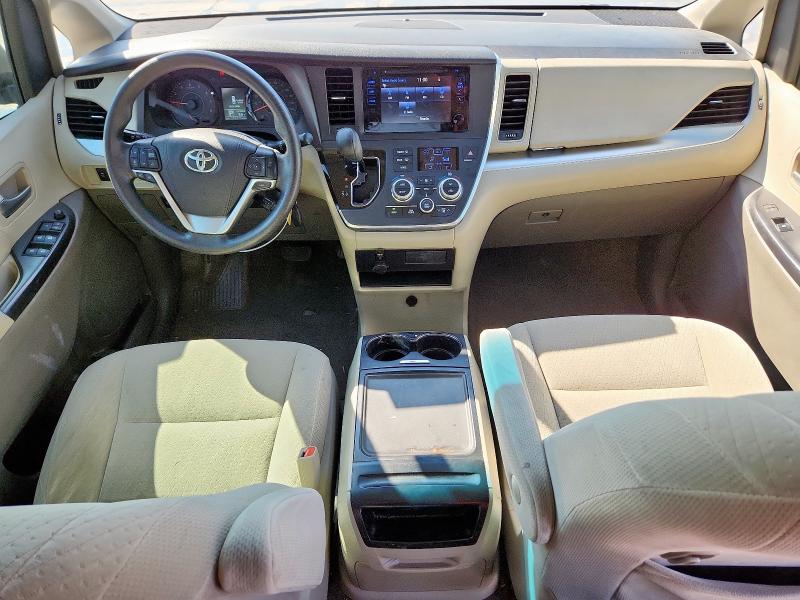 5TDKZ3DC7HS842234 - 2017 TOYOTA SIENNA LE 白色 照片 8