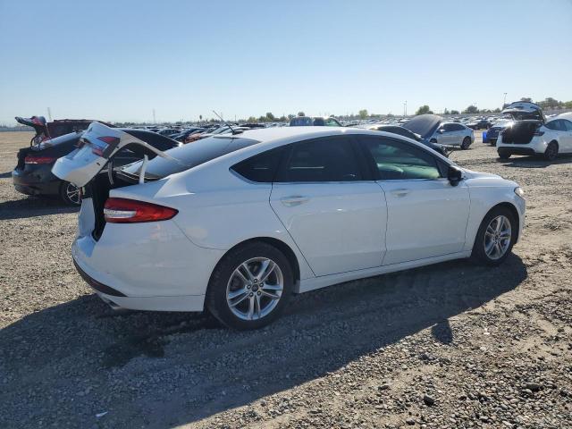3FA6P0H73JR270497 - 2018 FORD FUSION SE WHITE photo 3