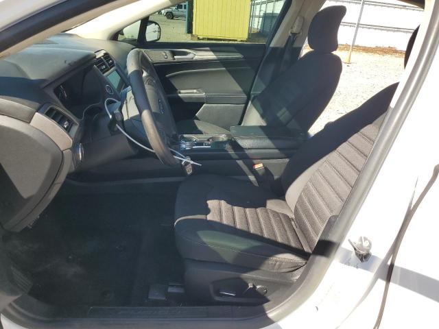 3FA6P0H73JR270497 - 2018 FORD FUSION SE WHITE photo 7