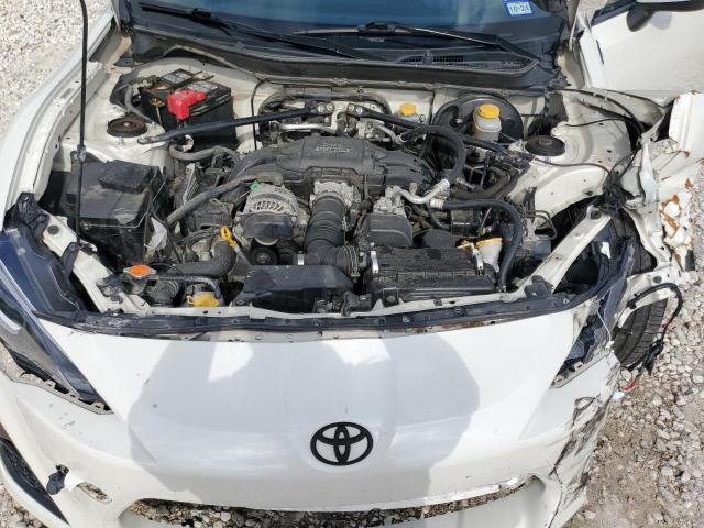 JF1ZNAA10F9712458 - 2015 TOYOTA SCION FR-S WHITE photo 11