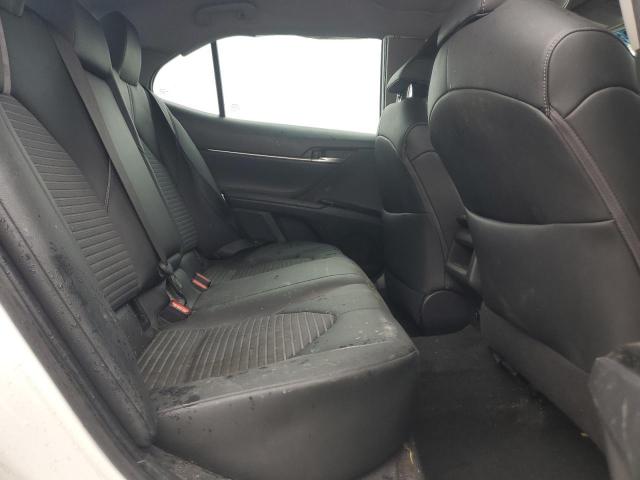 4T1B11HK3JU554947 - 2018 TOYOTA CAMRY L WHITE photo 10