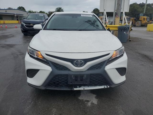 4T1B11HK3JU554947 - 2018 TOYOTA CAMRY L WHITE photo 5