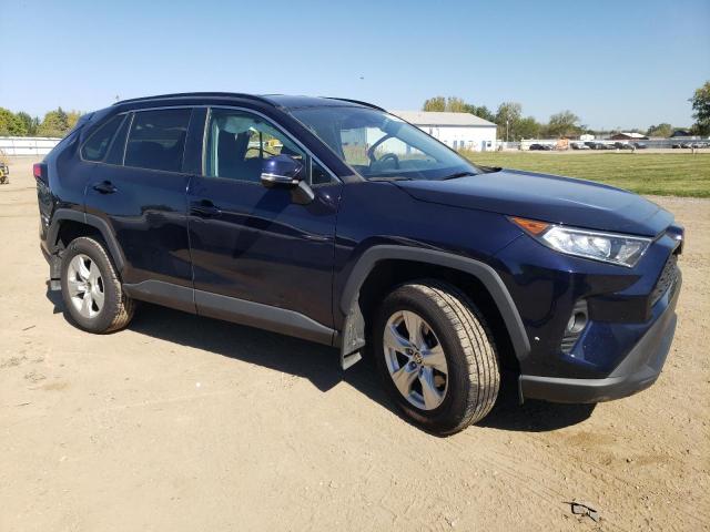 2T3P1RFV4MW218169 - 2021 TOYOTA RAV4 XLE ლურჯი ფოტო 4