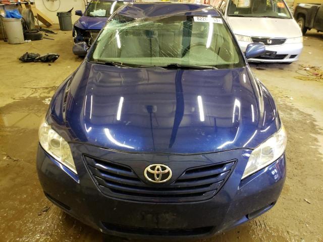 4T4BE46K89R138032 - 2009 TOYOTA CAMRY BASE BLUE photo 5