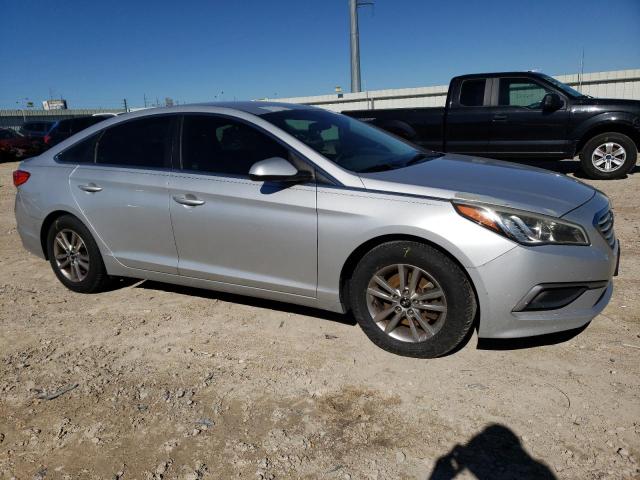 5NPE24AF1HH460597 - 2017 HYUNDAI SONATA SE SILVER photo 4