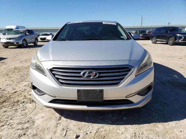 5NPE24AF1HH460597 - 2017 HYUNDAI SONATA SE SILVER photo 5