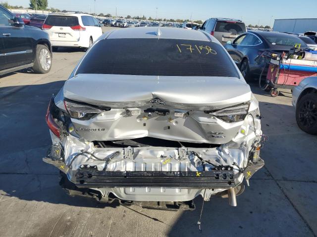 JTDBCMFE7SJ047629 - 2025 TOYOTA COROLLA LE 银色 照片 6