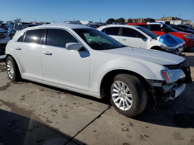 2C3CCAAG0EH157377 - 2014 CHRYSLER 300 WHITE photo 4