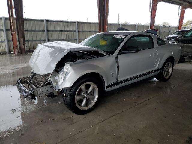 1ZVHT80N765127020 - 2006 FORD MUSTANG SILVER photo 1