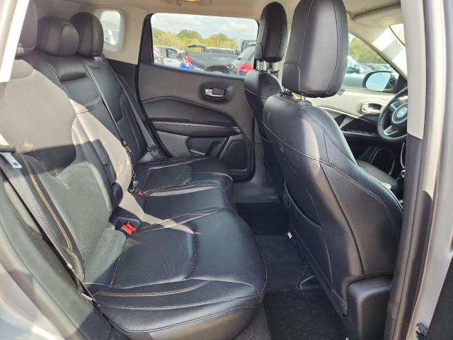 3C4NJDCB8JT104604 - 2018 JEEP COMPASS LIMITED 银色 照片 11