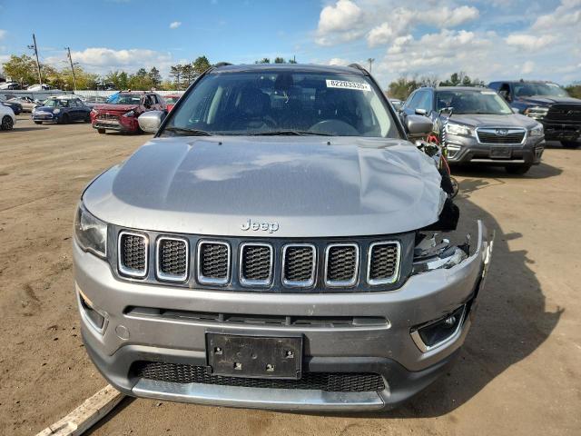 3C4NJDCB8JT104604 - 2018 JEEP COMPASS LIMITED 银色 照片 5