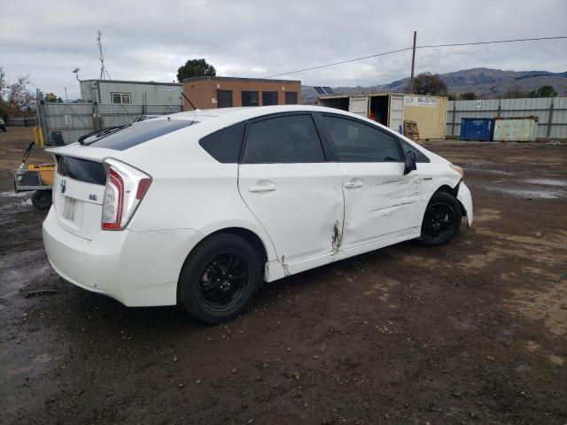 JTDKN3DU3D5632251 - 2013 TOYOTA PRIUS WHITE photo 3