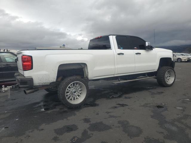 1GC2CUEG8FZ120436 - 2015 CHEVROLET SILVERADO C2500 HEAVY DUTY WHITE photo 3