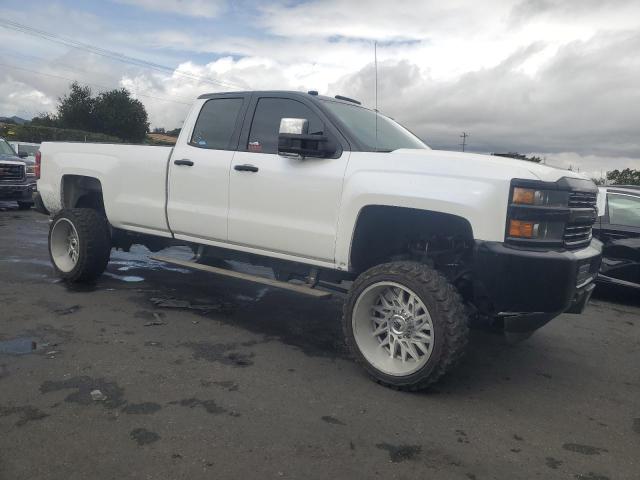 1GC2CUEG8FZ120436 - 2015 CHEVROLET SILVERADO C2500 HEAVY DUTY WHITE photo 4