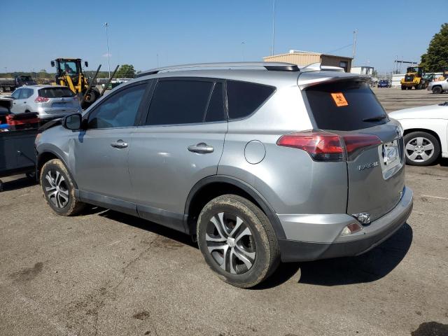 2T3ZFREV5HW317603 - 2017 TOYOTA RAV4 LE Plata foto 2