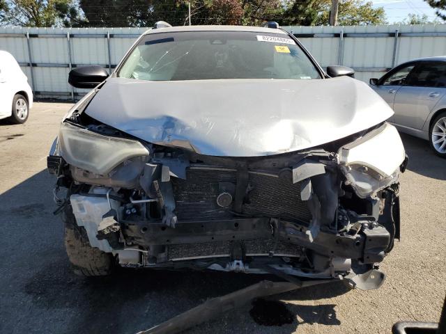 2T3ZFREV5HW317603 - 2017 TOYOTA RAV4 LE Plata foto 5