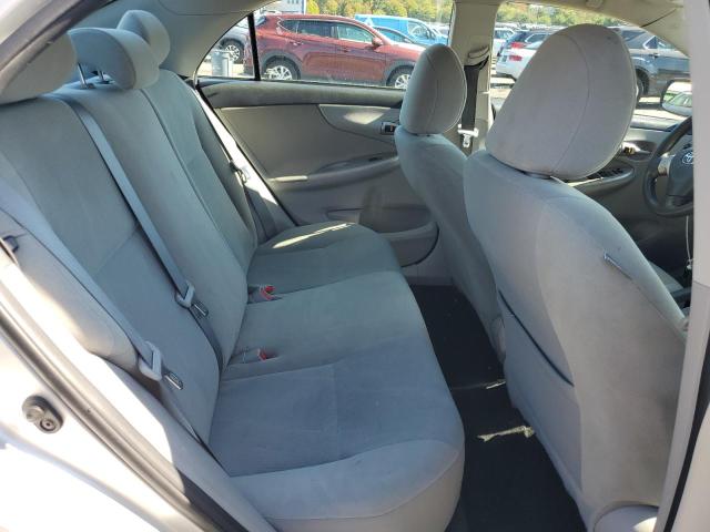 5YFBU4EE7DP186589 - 2013 TOYOTA COROLLA BASE Серебристый фото 10