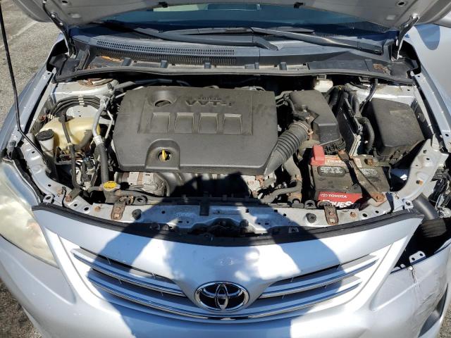 5YFBU4EE7DP186589 - 2013 TOYOTA COROLLA BASE Серебристый фото 11