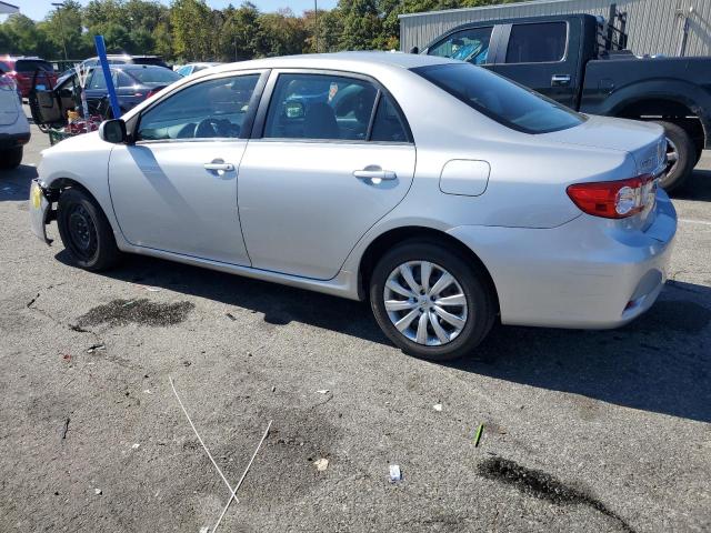 5YFBU4EE7DP186589 - 2013 TOYOTA COROLLA BASE Серебристый фото 2