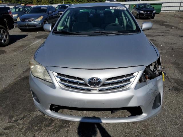 5YFBU4EE7DP186589 - 2013 TOYOTA COROLLA BASE Серебристый фото 5
