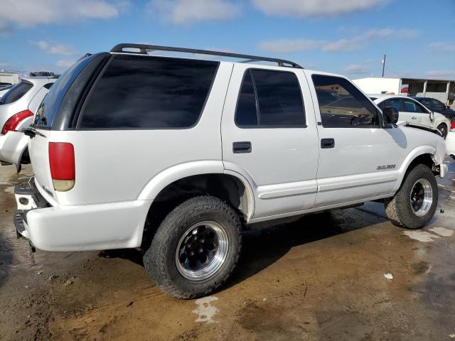 1GNCS13X93K173683 - 2003 CHEVROLET BLAZER WHITE photo 3