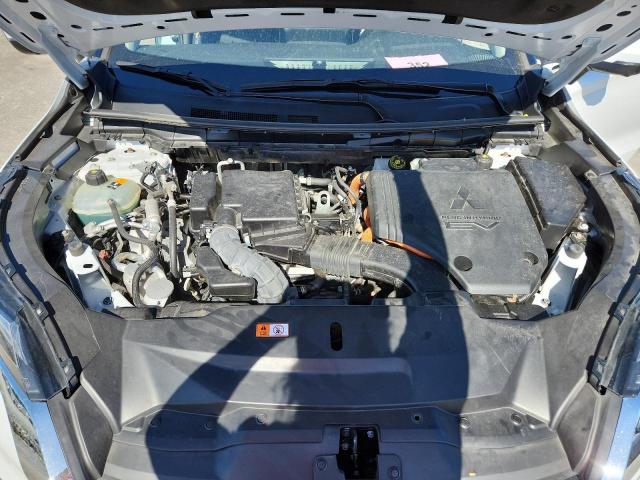 JA4T5UA92PZ040017 - 2023 MITSUBISHI OUTLANDER SE WHITE photo 11