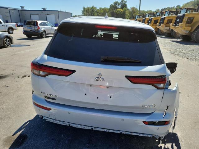 JA4T5UA92PZ040017 - 2023 MITSUBISHI OUTLANDER SE WHITE photo 6