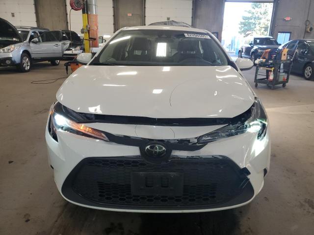 JTDEPRAE7LJ051980 - 2020 TOYOTA COROLLA LE თეთრი ფოტო 5
