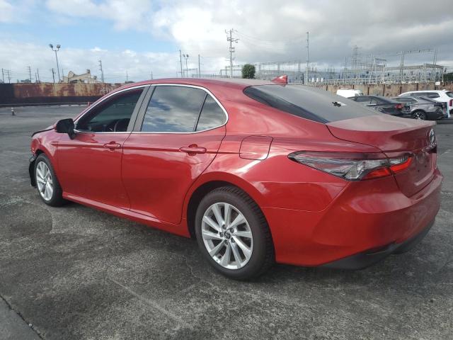 4T1C11AK7PU091377 - 2023 TOYOTA CAMRY LE RED photo 2