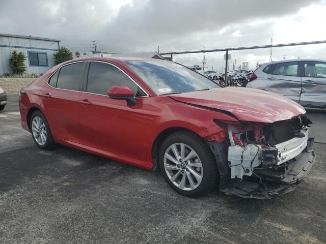 4T1C11AK7PU091377 - 2023 TOYOTA CAMRY LE RED photo 4