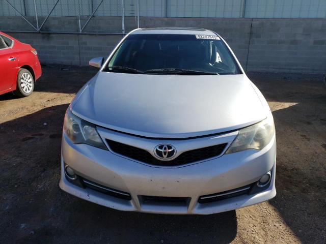 4T1BF1FK2CU064944 - 2012 TOYOTA CAMRY BASE SILVER photo 5