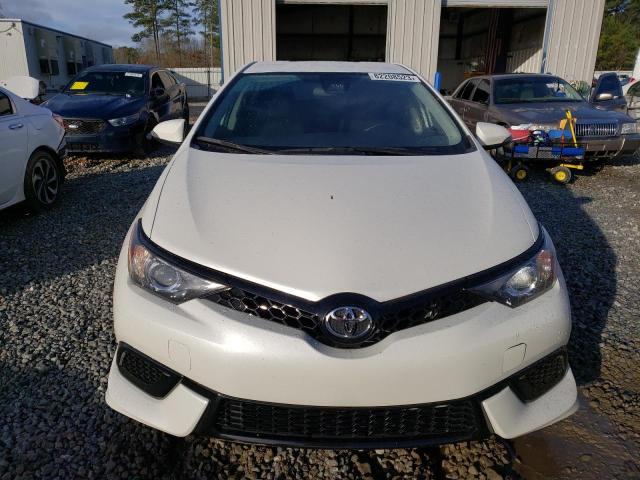 JTNKARJE4JJ566237 - 2018 TOYOTA COROLLA IM WHITE photo 5