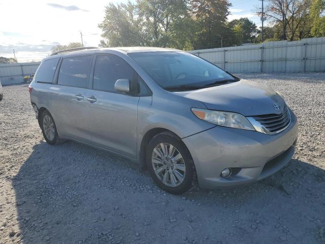 5TDDK3DC6BS003504 - 2011 TOYOTA SIENNA XLE SILVER photo 4