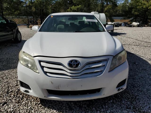 4T1BF3EK3BU772969 - 2011 TOYOTA CAMRY BASE WHITE photo 5